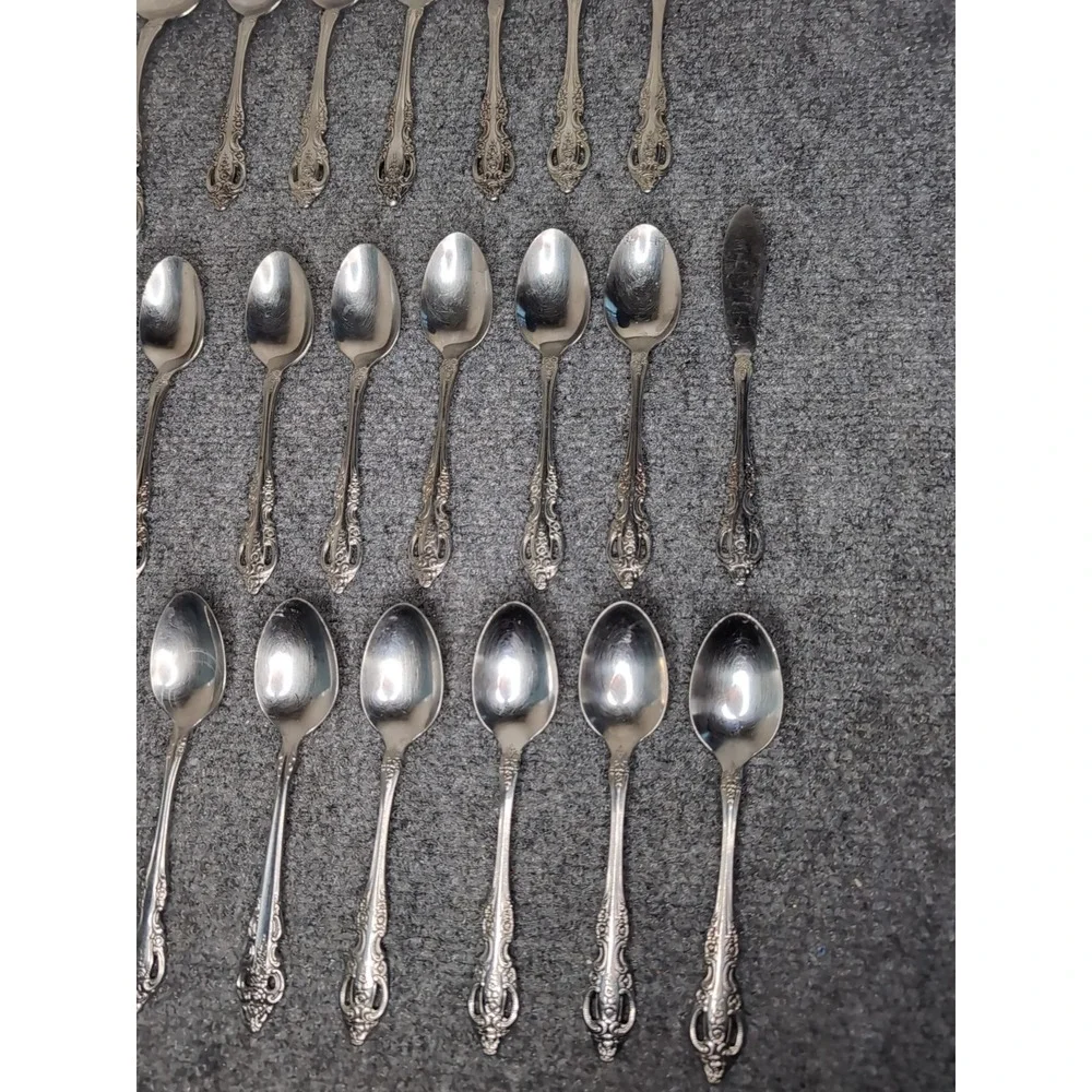 SSS Oneida Pembrooke Renoir Stainless Flatware 23 Piece Spoons & Spread NO FORKS